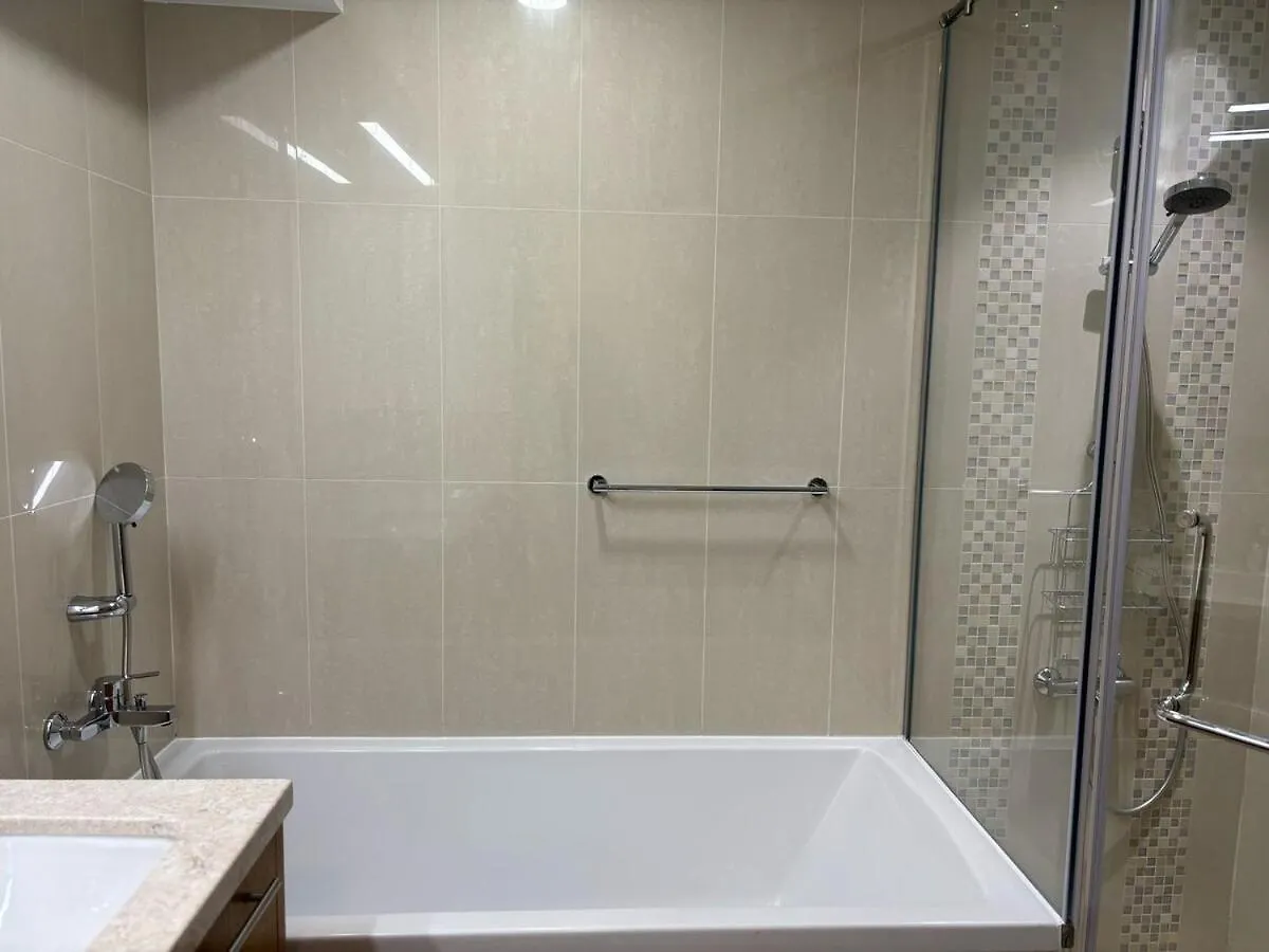 The Greendoor Downtown - Burj View Dubai Apartment